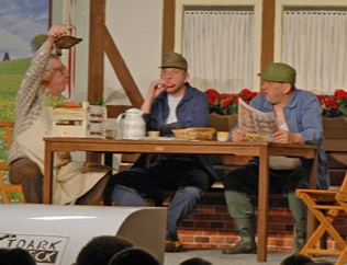 Szenen aus dem Theaterstück „Vom Winde verdreht“, von Klaus Ziegler